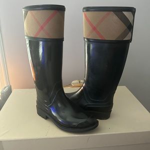 BURBERRY RAIN/SNOW BOOTS